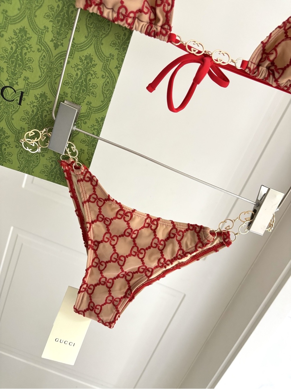 Gucci Beige and Red GG Logo Triangle Bikini Set - Picture 5 of 9